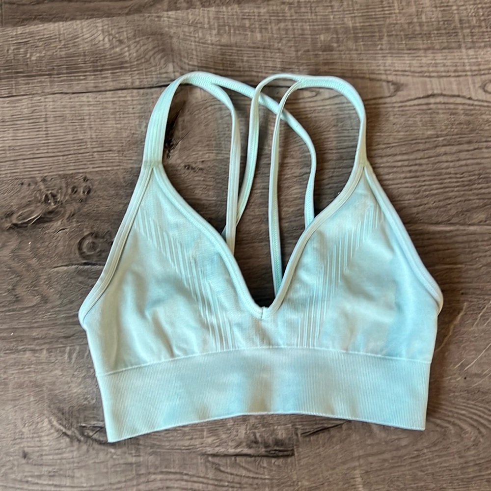 Lululemon sports bra